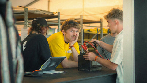 Hand-in Charging (REBiRTH 2026)